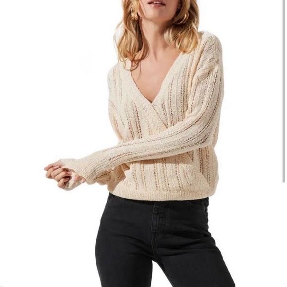 NWT ASTR Cream Wrap Front Sweater (S) - Picture 2 of 6